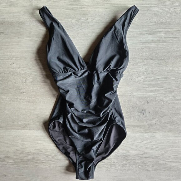 J. Crew V-Neck Ruched One-Piece Swimsuit Bathing Suit Small Medium Large Black - Picture 3 of 13